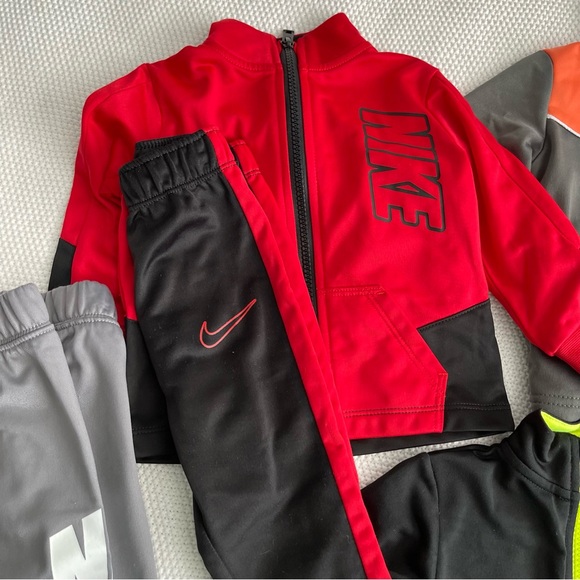 Nike Kids Tracksuit Sets - Picture 2 of 6